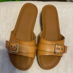 Universal threads sandals